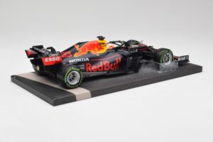 Red Bull RB16B #33 M. Verstappen Emilia Romagna GP Winner 2021 Minichamps 1:18 113210233T Diecast — photo 3 of 6