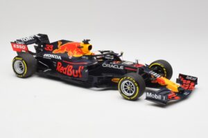 Red Bull RB16B #33 M. Verstappen Emilia Romagna GP Winner Mid Race Tyres 2021 Minichamps 1:18 110210133 Diecast — photo 4 of 7