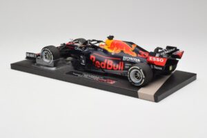 Red Bull RB16B #33 M. Verstappen Styrian & Austrian GP Winner 2021 Minichamps 1:18 113210933 Diecast — photo 5 of 6