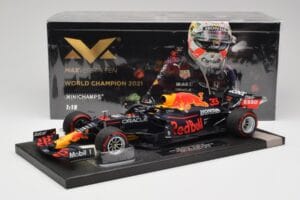 Red Bull RB16B #33 M. Verstappen Abu Dhabi GP 2021 Winner Missing Figurine & Pitboard Minichamps 1:18 113212333 Resin — photo 7 of 7