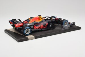 Red Bull RB16B #33 M. Verstappen Belgian GP 2021 Winner Minichamps 1:18 113211333 Resin — photo 3 of 7