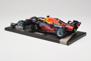 Red Bull RB16B #33 M. Verstappen Belgian GP 2021 Winner Minichamps 1:18 113211333 Resin — photo 5 of 7