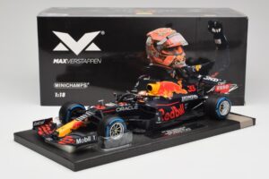 Red Bull RB16B #33 M. Verstappen Belgian GP 2021 Winner Minichamps 1:18 113211333 Resin — photo 6 of 7