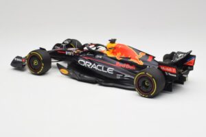 Red Bull RB18 #1 M. Verstappen France GP Winner 2022 Minichamps 1:18 110221201 Diecast — photo 5 of 7