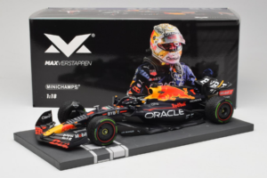 Red Bull Racing RB18 #1 M. Verstappen Japan GP Winner 2022 Minichamps 1:18 113221801FB-R1 Diecast — photo 8 of 8