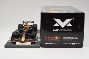 Red Bull RB18 #1 M. Verstappen Emilia Romagna GP 2022 Winner Minichamps 1:18 113220401 Resin — photo 6 of 7