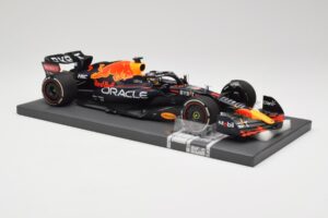 Red Bull RB18 #1 M. Verstappen Miami GP 2022 Winner Minichamps 1:18 113220301 Resin — photo 4 of 7
