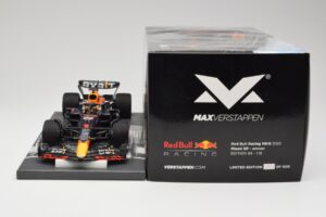 Red Bull RB18 #1 M. Verstappen Miami GP 2022 Winner Minichamps 1:18 113220301 Resin — photo 6 of 7