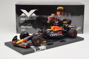 Red Bull RB19 Oracle #1 M. Verstappen Australian GP 2023 Winner Minichamps 1:18 113230301 Resin — photo 7 of 7