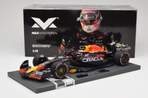 Red Bull RB19 Oracle #1 M. Verstappen Bahrain GP 2023 Winner Minichamps 1:18 113230201 Resin — photo 7 of 7