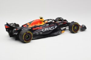 Red Bull RB19 #11 S. Perez Italian GP 2nd 2023 Minichamps 1:18 110231511 Diecast — photo 5 of 6