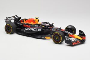 Red Bull RB19 #11 S. Perez Italian GP 2nd 2023 Minichamps 1:18 110231511 Diecast — photo 6 of 6