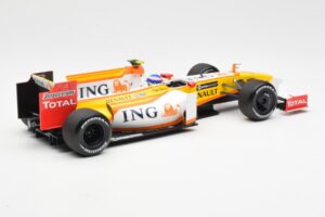 Renault F1 Team R29 #10 R. Grosjean F1 2009 Minichamps 1:18 150090108 Diecast — photo 2 of 6