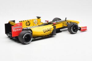 Renault R30 R. Kubica / V. Petrov F1 Showcar 2010 Minichamps 1:18 7711428831 Diecast — photo 2 of 6