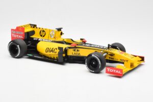 Renault R30 R. Kubica / V. Petrov F1 Showcar 2010 Minichamps 1:18 7711428831 Diecast — photo 4 of 6