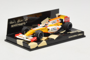 Renault R29 #8 N. Piquet Jr. Showcar F1 2009 Minichamps 1:43 400090078 Diecast — photo 2 of 5