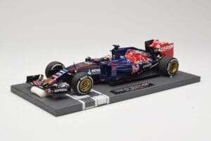 Scuderia Toro Rosso STR10 Renault #33 M. Verstappen Australian GP 2015 Minichamps 1:18 117150033 Resin — photo 2 of 7