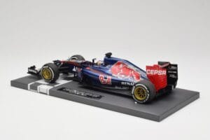 Scuderia Toro Rosso STR10 Renault #33 M. Verstappen Australian GP 2015 Minichamps 1:18 117150033 Resin — photo 5 of 7