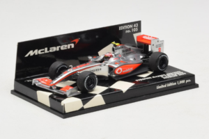 McLaren MP4-24 Mercedes #2 H. Kovalainen Vodafone McLaren Showcar F1 2009 Minichamps 1:43 530094372 Diecast — photo 2 of 5