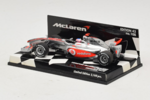 Vodafone McLaren Mercedes MP4-25 J. Button F1 Showcar 2010 Minichamps 1:43 530104371 Diecast — photo 3 of 5