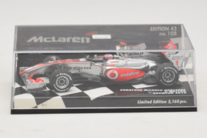 Vodafone McLaren Mercedes MP4-25 J. Button F1 Showcar 2010 Minichamps 1:43 530104371 Diecast — photo 5 of 5