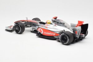 McLaren MP4-24 #1 L. Hamilton 2009 Dealer Edition Minichamps 1:18 503091801 Diecast — photo 5 of 6
