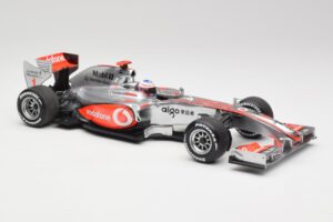 McLaren MP4-25 Vodafone #1 J. Button F1 2010 Minichamps 1:18 530101871-R1 Diecast — photo 4 of 7