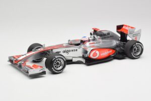 McLaren MP4-25 Vodafone #1 J. Button F1 2010 Minichamps 1:18 530101871-R1 Diecast