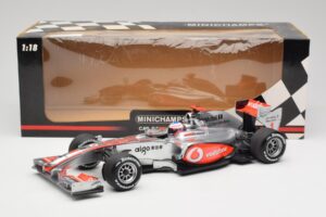 McLaren MP4-25 Vodafone #1 J. Button F1 2010 Minichamps 1:18 530101871-R1 Diecast — photo 7 of 7