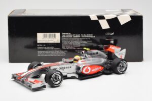 Vodafone McLaren Mercedes MP4-25 #3 L. Hamilton F1 Showcar 2010 Minichamps 1:18 530101872 Diecast — photo 6 of 6
