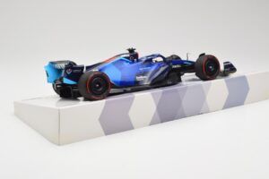 Williams FW44 Mercedes #23 A. Albon Bahrain GP 2022 Case Edition Minichamps 1:18 147220123 Resin — photo 3 of 7