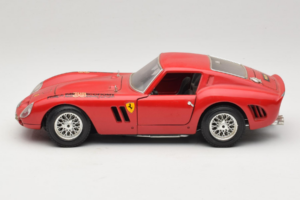 Ferrari 250 GTO Red Bburago 1:18 B003 Diecast — photo 4 of 8
