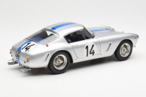 Ferrari 250 GT SWB #14 P. Noblet / J. Guichet Team Noblet 3rd Place 24 Hours of Le Mans 1961 CMC 1:18 M-079 Diecast — photo 2 of 6