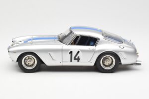 Ferrari 250 GT SWB #14 P. Noblet / J. Guichet Team Noblet 3rd Place 24 Hours of Le Mans 1961 CMC 1:18 M-079 Diecast — photo 3 of 6