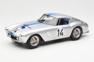 Ferrari 250 GT SWB #14 P. Noblet / J. Guichet Team Noblet 3rd Place 24 Hours of Le Mans 1961 CMC 1:18 M-079 Diecast