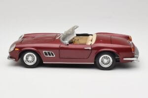 Ferrari 250 GT California Spider LWB Maroon Red Hot Wheels 1:18 25727 Diecast — photo 4 of 8