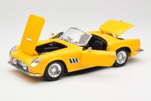 Ferrari 250 GT California Spider Yellow Hot Wheels 1:18 23905 Diecast — photo 2 of 8