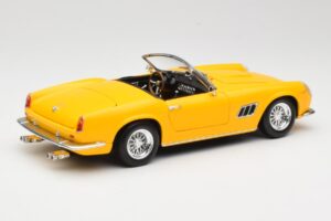 Ferrari 250 GT California Spider Yellow Hot Wheels 1:18 23905 Diecast — photo 3 of 8