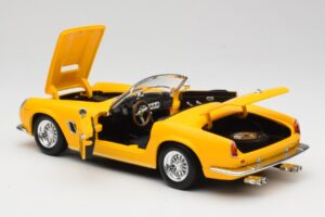 Ferrari 250 GT California Spider Yellow Hot Wheels 1:18 23905 Diecast — photo 5 of 8