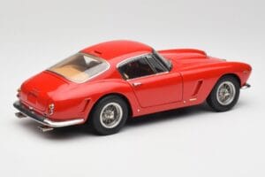 Ferrari 250 GT SWB Red CMC 1:18 M-046 Diecast — photo 2 of 6