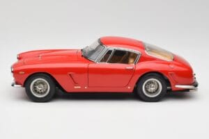 Ferrari 250 GT SWB Red CMC 1:18 M-046 Diecast — photo 3 of 6