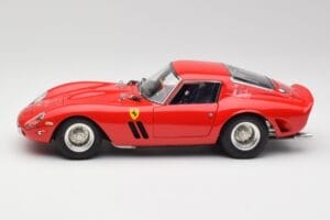 Ferrari 250 GTO London Show Red CMC 1:18 M-256 Diecast — photo 3 of 6