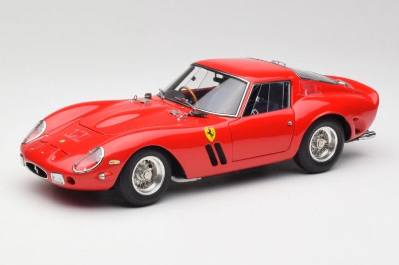 Ferrari 250 GTO London Show Red CMC 1:18 M-256 Diecast