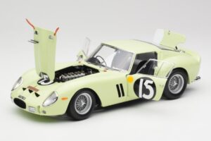 Ferrari 250 GTO #15 S. Moss / I. Ireland Goodwood Tourist Trophy Winner 1962 Kyosho 1:18 08438C Diecast — photo 2 of 8