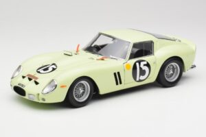 Ferrari 250 GTO #15 S. Moss / I. Ireland Goodwood Tourist Trophy Winner 1962 Kyosho 1:18 08438C Diecast