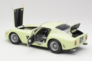 Ferrari 250 GTO #15 S. Moss / I. Ireland Goodwood Tourist Trophy Winner 1962 Kyosho 1:18 08438C Diecast — photo 5 of 8