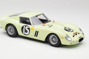 Ferrari 250 GTO #15 S. Moss / I. Ireland Goodwood Tourist Trophy Winner 1962 Kyosho 1:18 08438C Diecast — photo 6 of 8