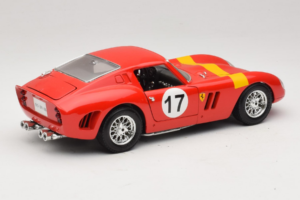 Ferrari 250 GTO #17 Bburago Sammlerborse Red Bburago 1:18 3007-P1 Diecast — photo 3 of 8