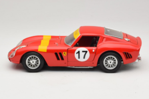 Ferrari 250 GTO #17 Bburago Sammlerborse Red Bburago 1:18 3007-P1 Diecast — photo 4 of 8