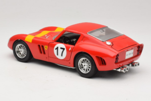 Ferrari 250 GTO #17 Bburago Sammlerborse Red Bburago 1:18 3007-P1 Diecast — photo 7 of 8